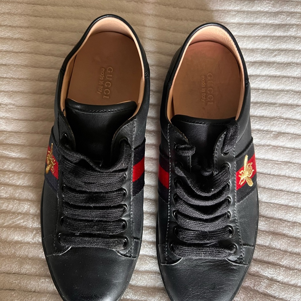 *Authentic* Gucci women’s Black Sneakers with Red Stripe